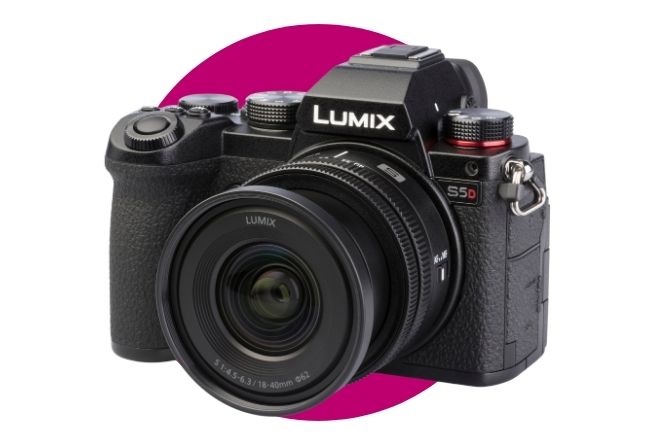 Panasonic Lumix S5D + 18-40mm